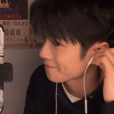 欧美帅哥破碎悲伤视频,欧美帅哥演绎悲伤情感瞬间