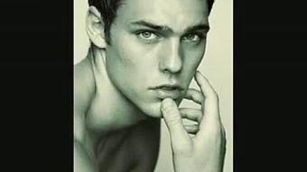 中年帅哥欧美视频播放,中年帅哥欧美短视频风靡全球