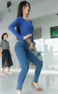 欧美身材火辣女教师视频,性感教学瞬间曝光